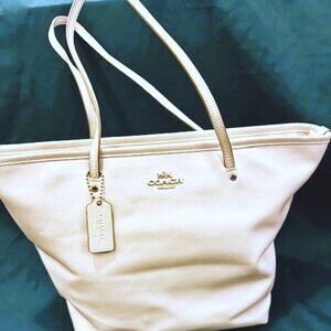 Coach Light Cream Leather Tote Bag – Gold Hardware